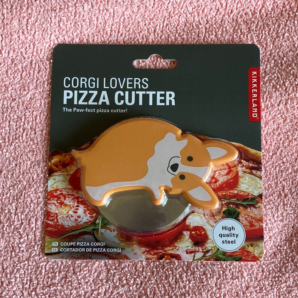 NWT Kikkerland Corgi Pizza Cutter